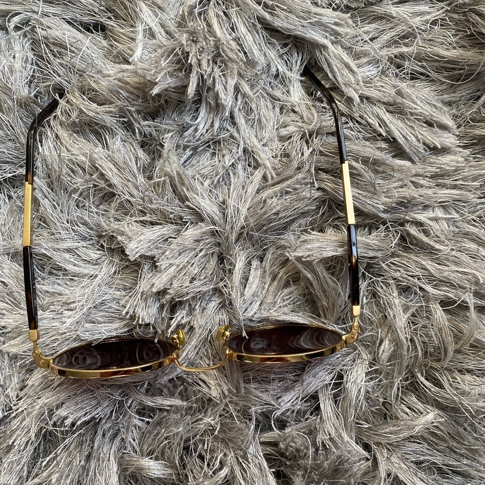 PRADA/ WILDFOX/ RAY BANS - Picture 6 of 14